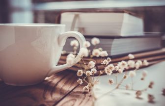 カフェで不動産