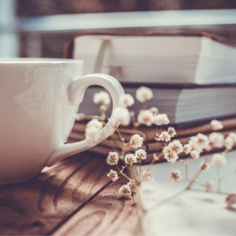 カフェで不動産